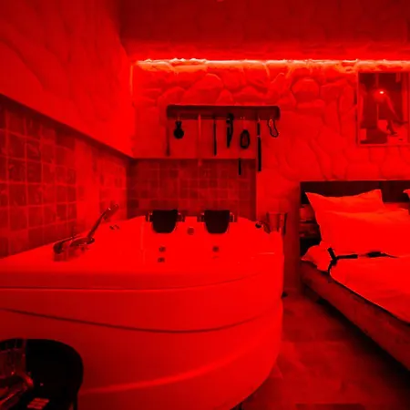 Seductive Refuge Red *