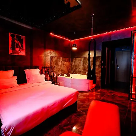 Seductive Refuge Red