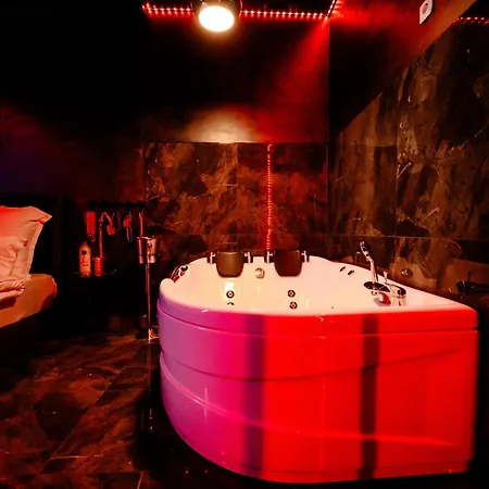 Seductive Refuge Red * Бухарест